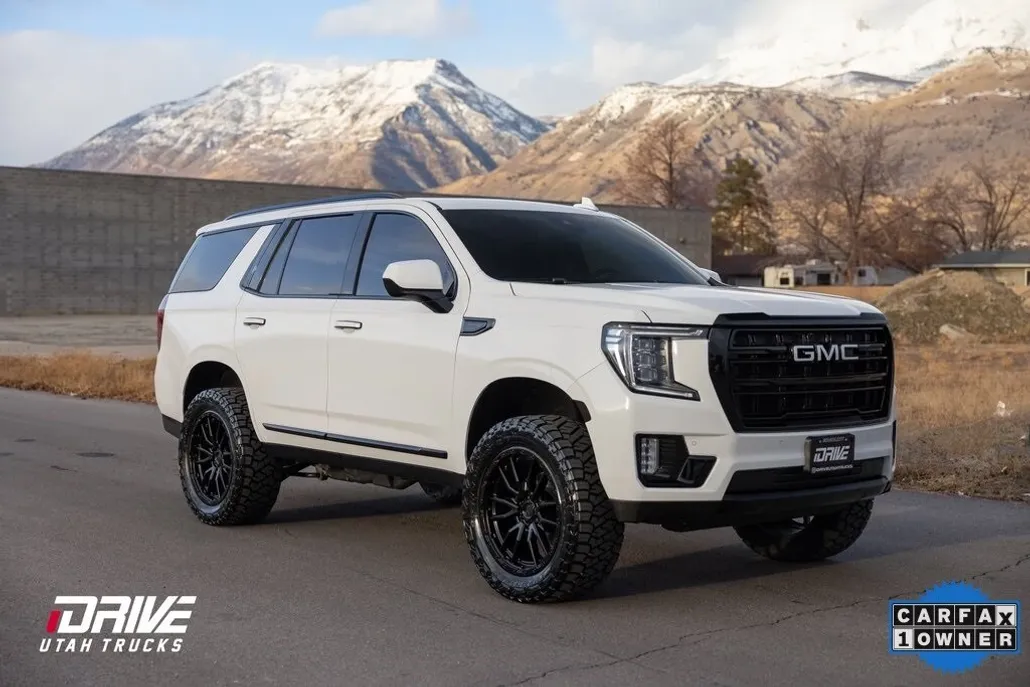 2023 Gmc Yukon SLT photo 1