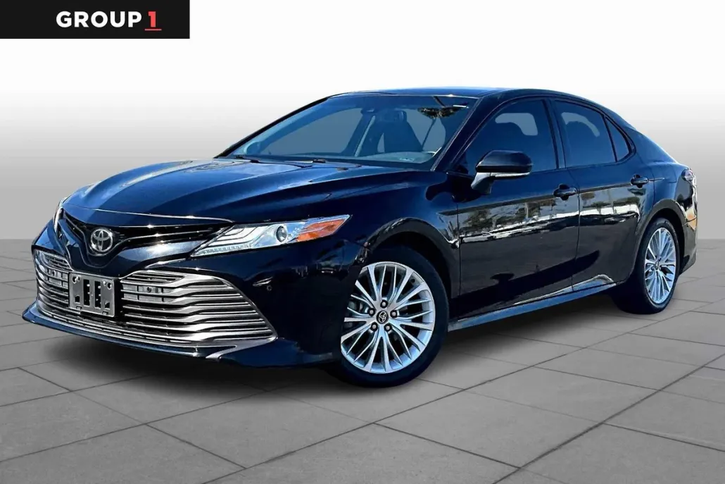 2018 Toyota Camry XLE photo 1