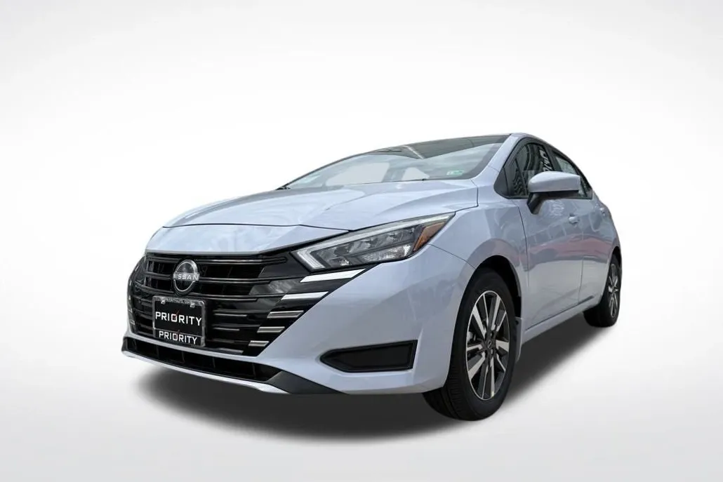 2025 Nissan Versa SV photo 1