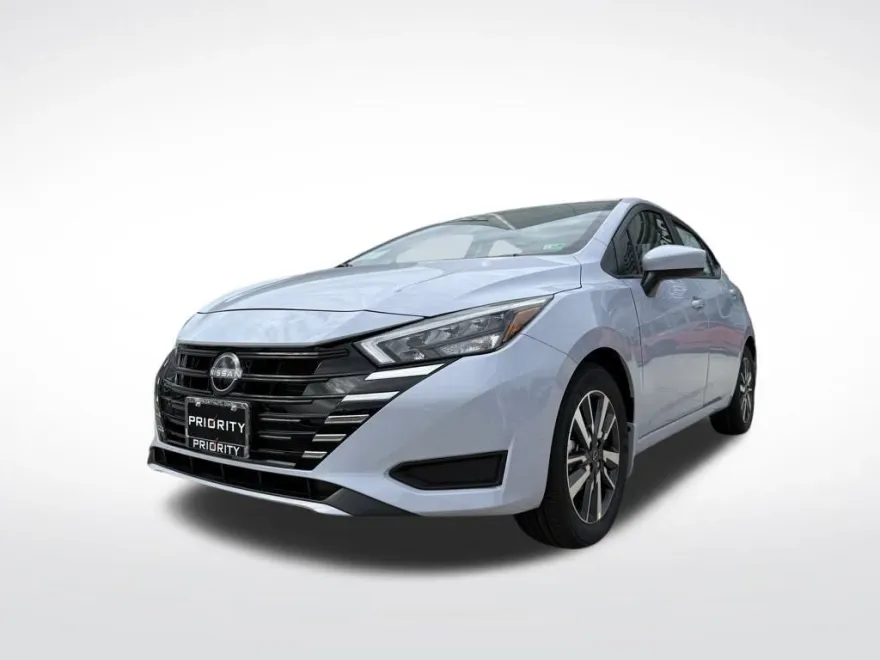 2025 Nissan Versa SV photo 1