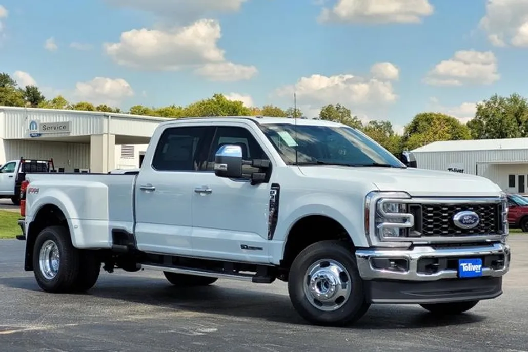 2026 Ford F-350 Lariat photo 1