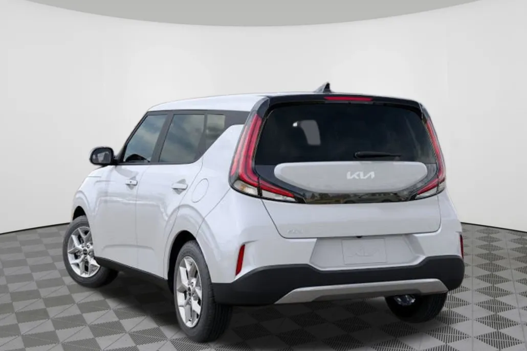 2025 Kia Soul S photo 1
