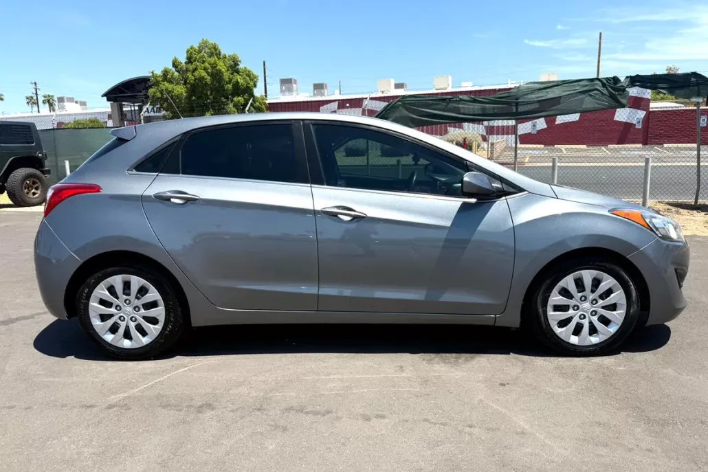 2017 Hyundai Elantra GT photo 1