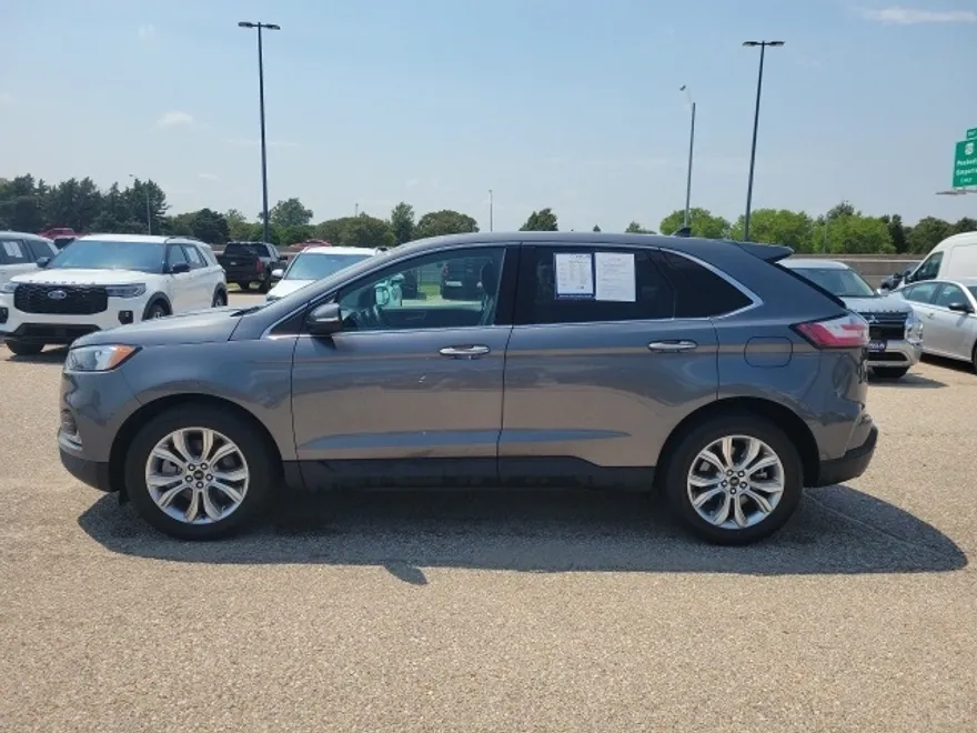 2024 Ford Edge Titanium photo 1