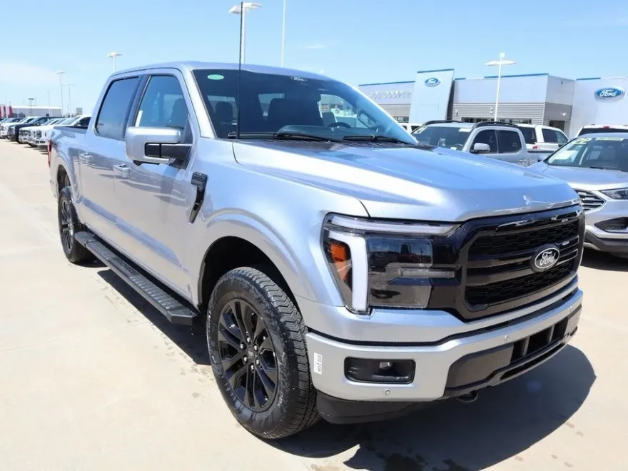 2025 Ford F-150 Lariat photo 1