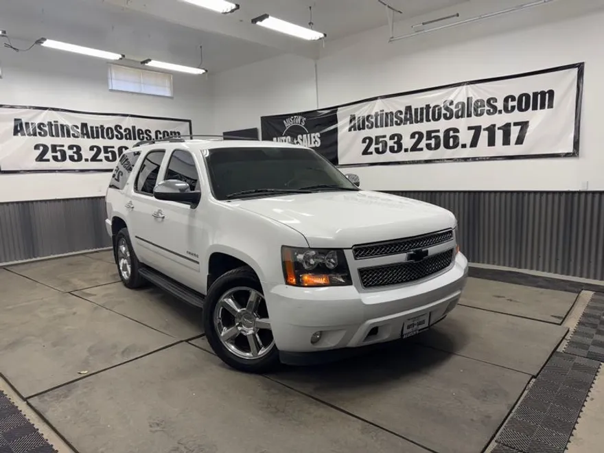 2013 Chevrolet Tahoe LTZ photo 1