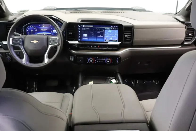 2025 Chevrolet Silverado LT photo 1
