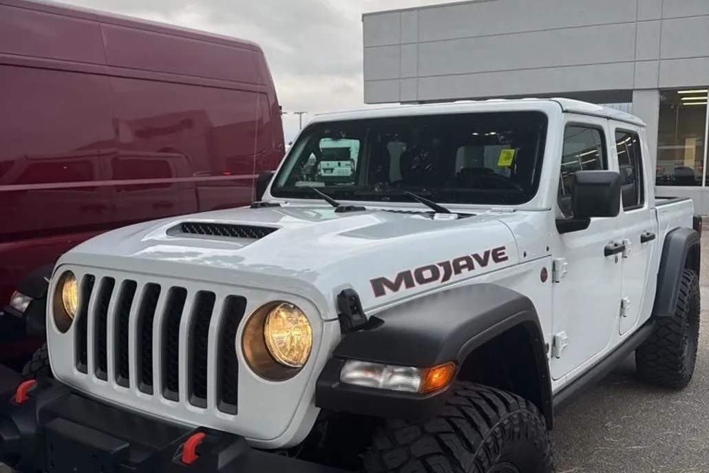 2023 Jeep Gladiator Mojave photo 1