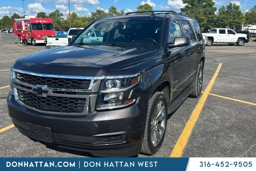 2017 Chevrolet Tahoe LT photo 1