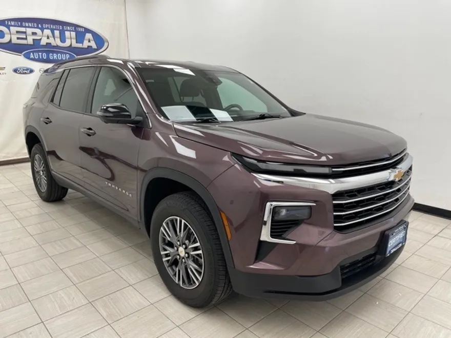 2024 Chevrolet Traverse 2LT photo 1
