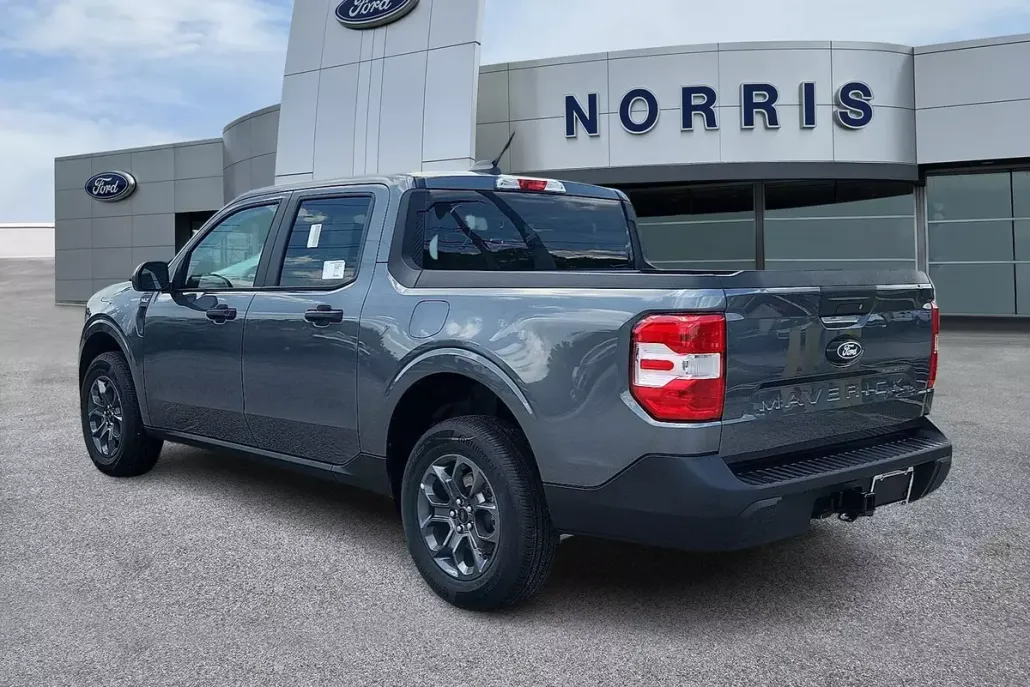 2025 Ford Maverick XLT photo 1
