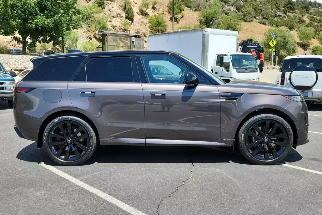 2025 Land Rover Range Rover Sport P530 Dynamic SE photo 1