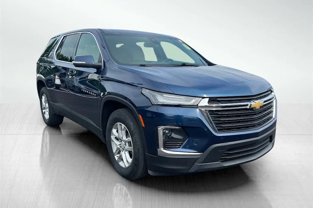 2022 Chevrolet Traverse LS photo 1