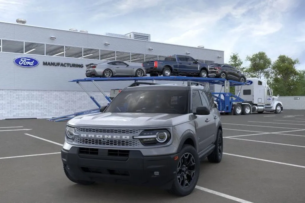 2025 Ford Bronco Sport Outer Banks photo 1