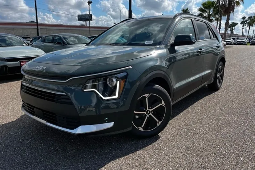 2025 Kia Niro EX photo 1