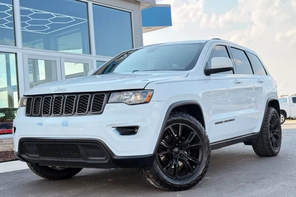 2018 Jeep Grand Cherokee Laredo photo 1