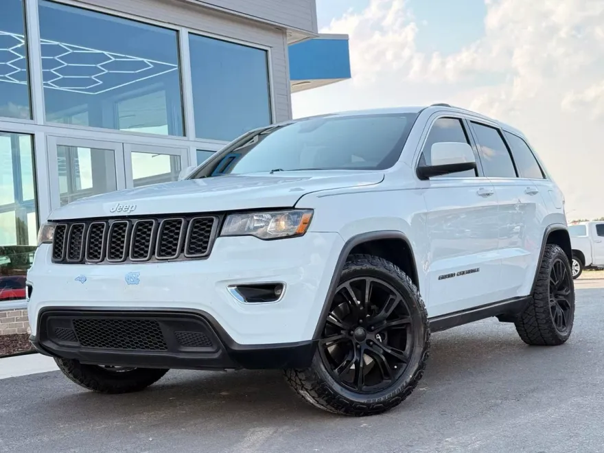 2018 Jeep Grand Cherokee Laredo photo 1