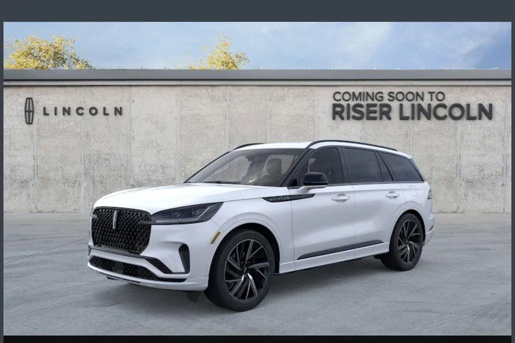 2025 Lincoln Aviator Black Label photo 1