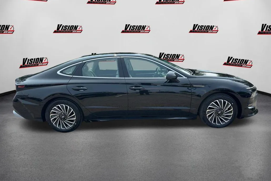 2024 Hyundai Sonata Hybrid SEL photo 1