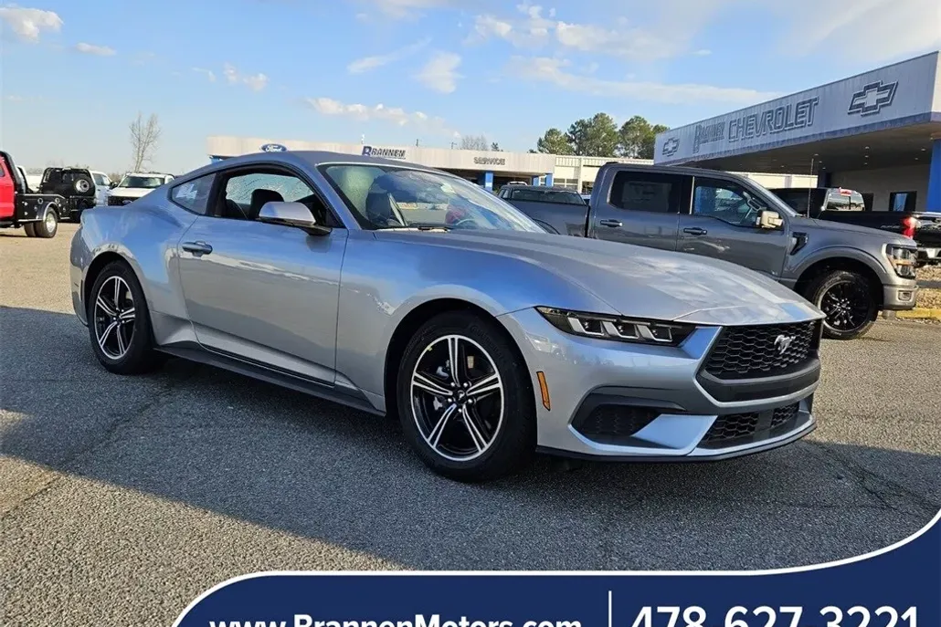 2025 Ford Mustang EcoBoost photo 1