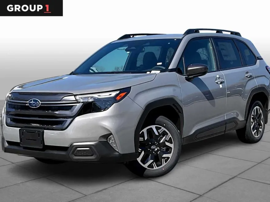 2025 Subaru Forester Premium photo 1