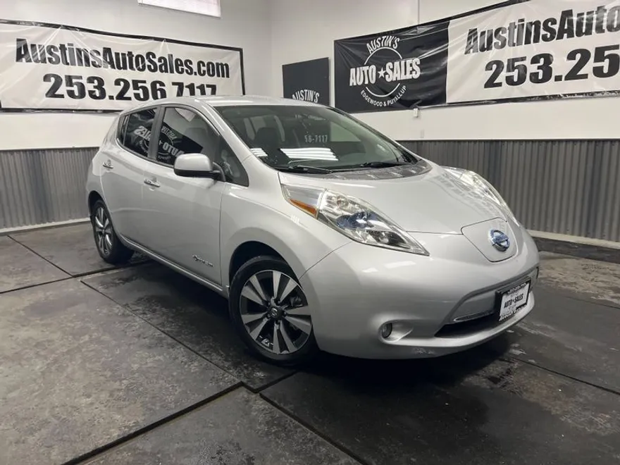 2017 Nissan Leaf SL photo 1