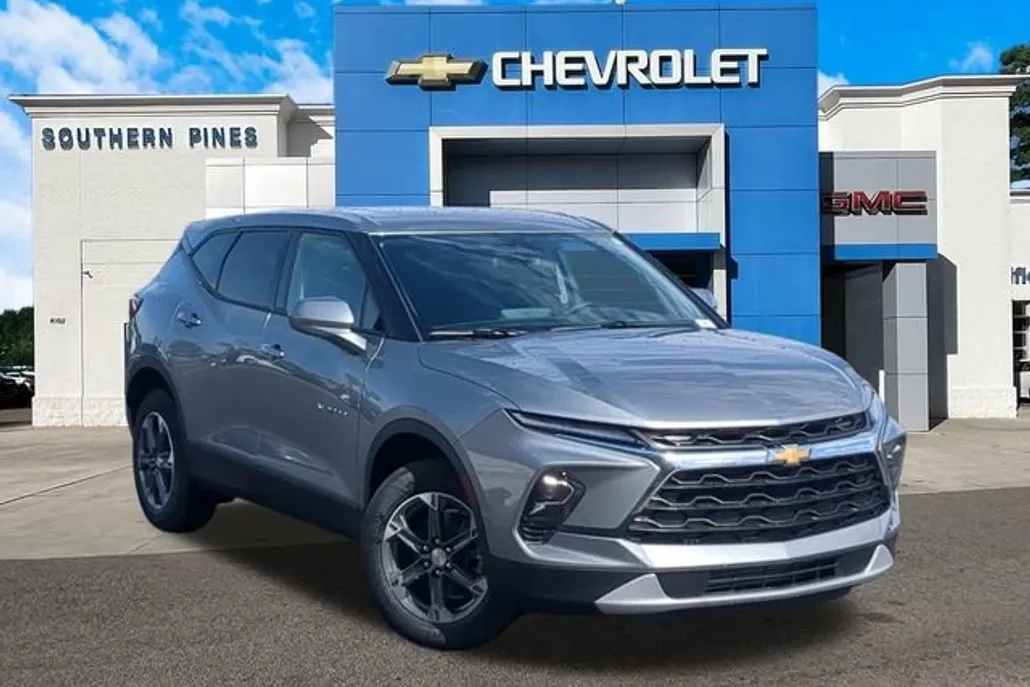 2025 Chevrolet Blazer 2LT photo 1