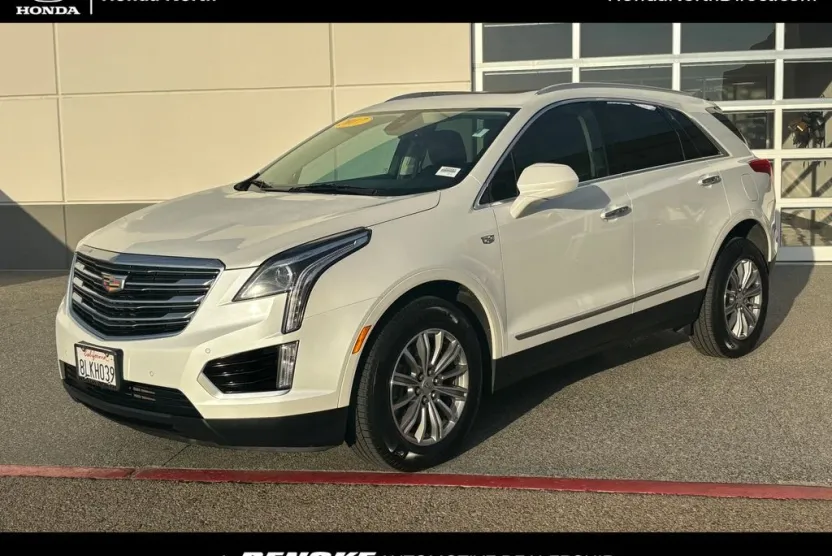 2017 Cadillac XT5 Luxury photo 1