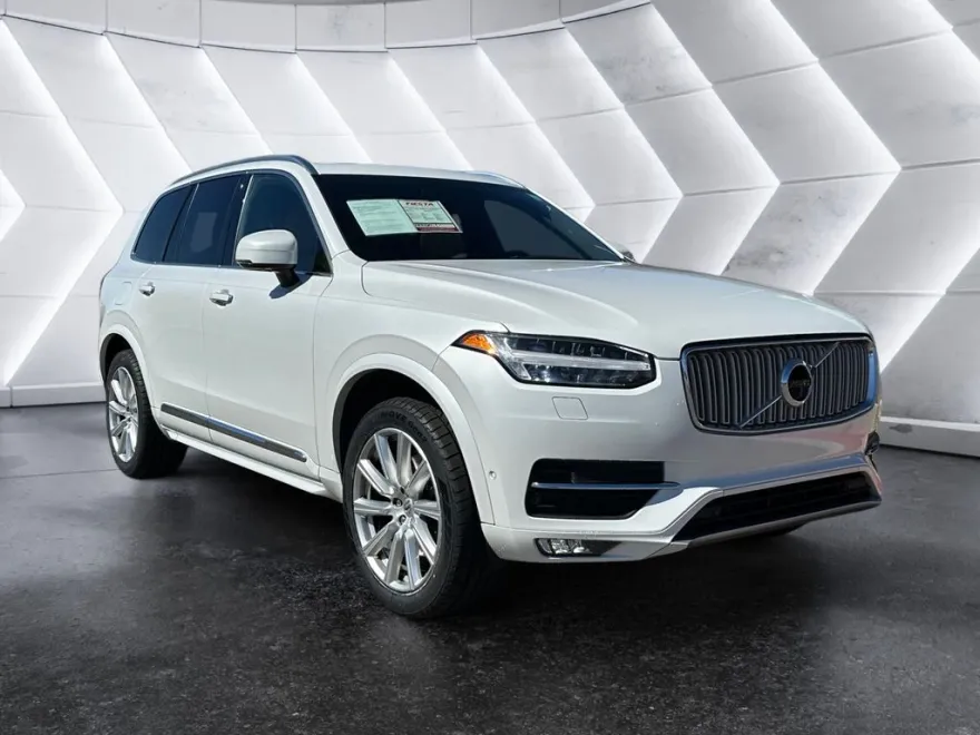 2017 Volvo XC90 T6 Inscription photo 1